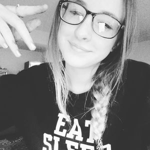 Meet your Posher, Clara